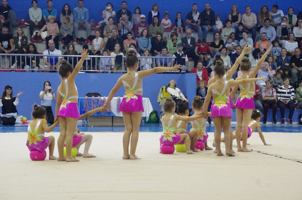 Alumnos de una escuela deportiva municipal de Polanco en una reciente exhibición en el pabellón polideportivo