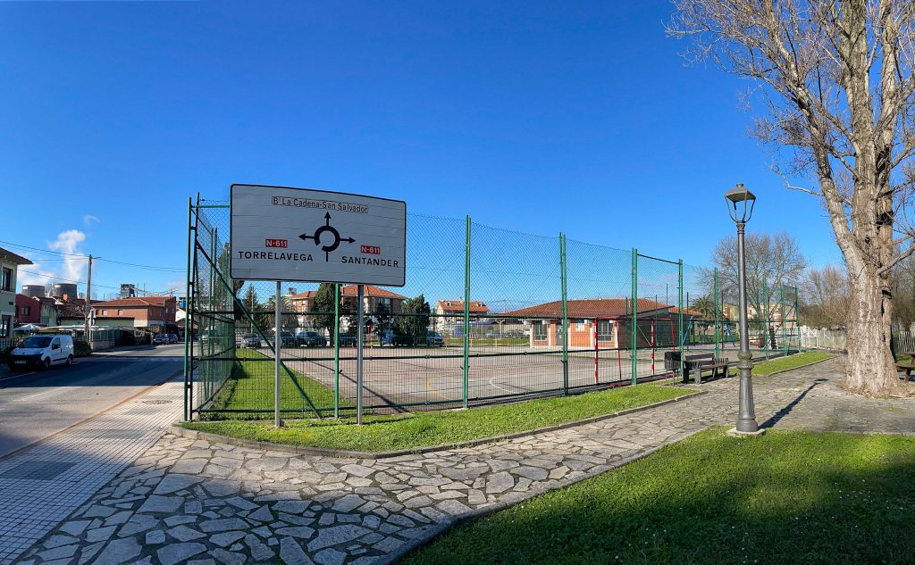 Pista deportiva anexa al centro de salud de Polanco que se ofrece para ampliar las instalaciones sanitarias