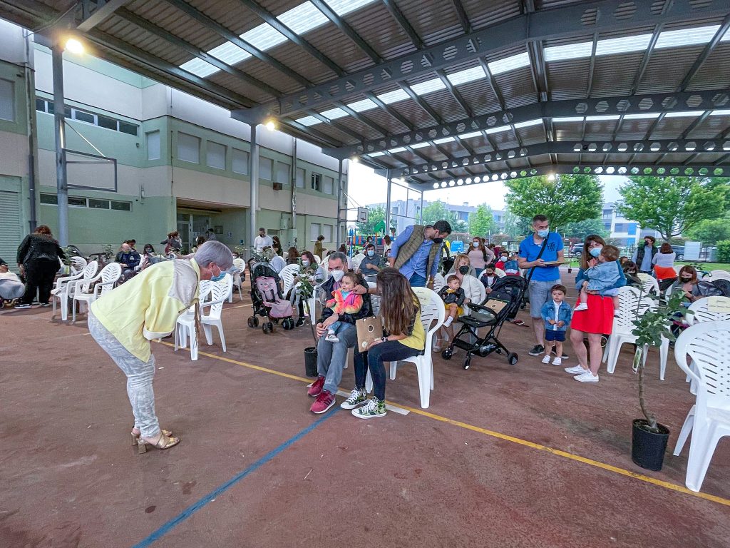 La alcaldesa durante la entrega de las primeras ayudas a la natalidad en 2021