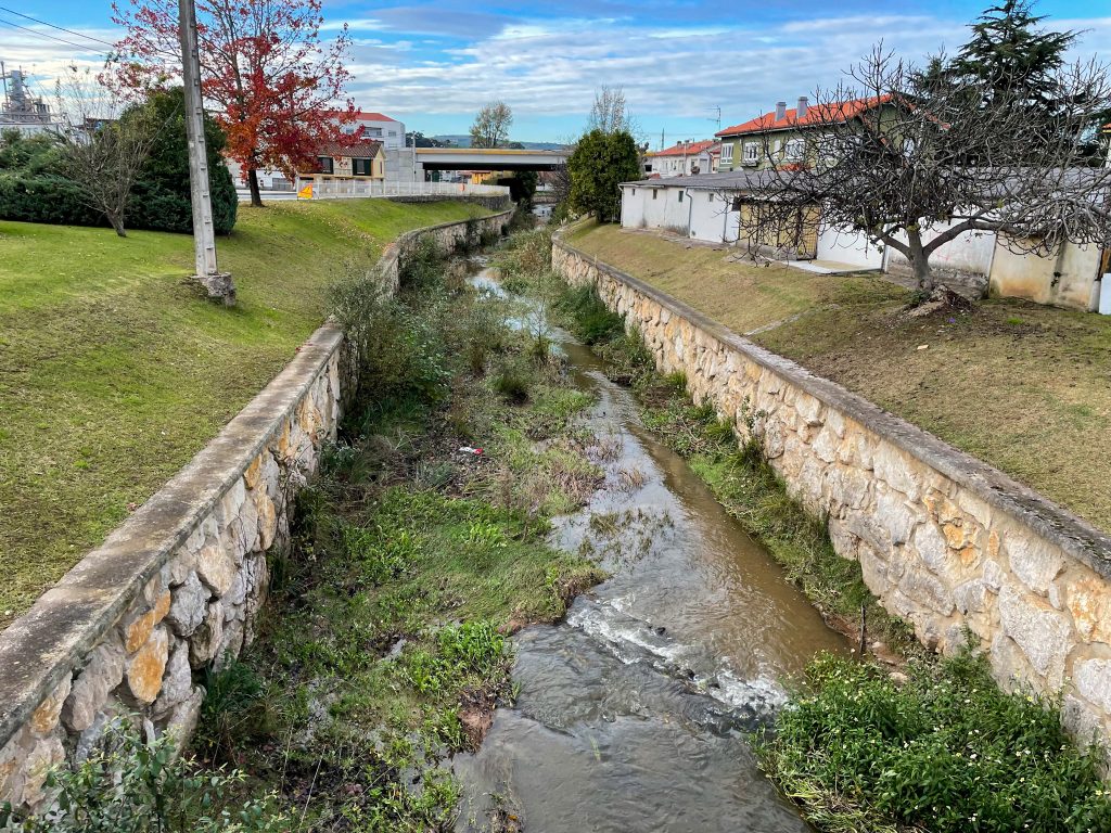 Estado del cauce del río anterior a la ejecución de los trabajos de mantenimiento