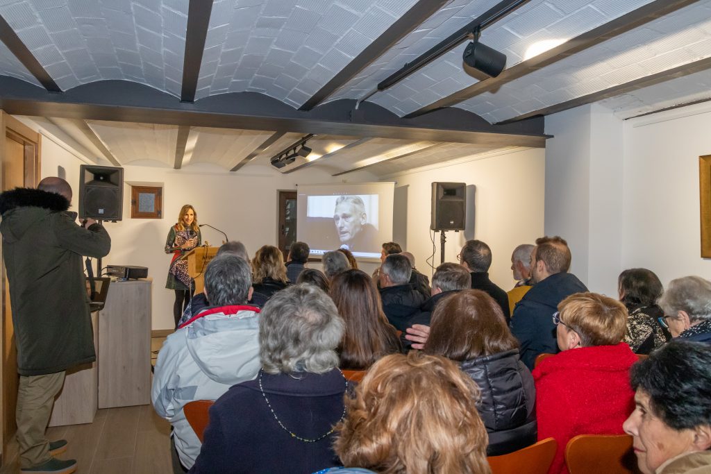 Acto de homenaje al hispanista Anthony Clarke en la reinaugurada Casa de Cultura