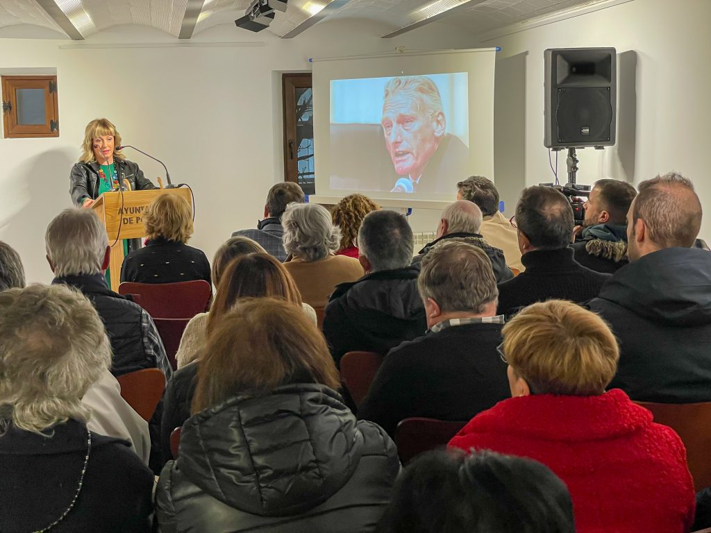 Acto de homenaje al hispanista Anthony Clarke en la reinaugurada Casa de Cultura