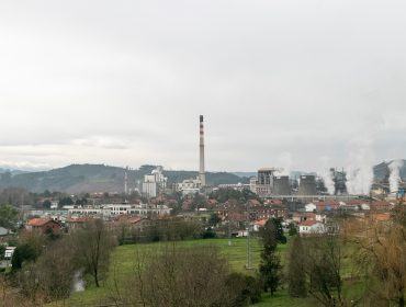 Zona de viviendas de Rinconeda situada en las proximidades de la fábrica de Solvay