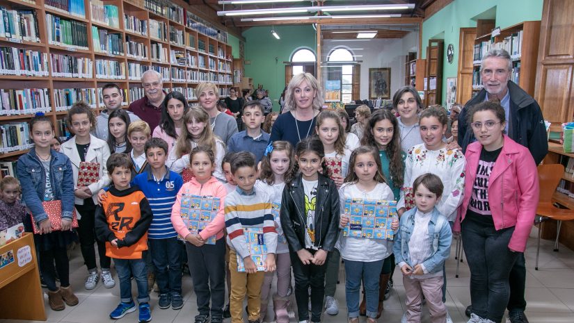 Ganadores del certamen en 2019 junto a la alcaldesa y concejales de Polanco