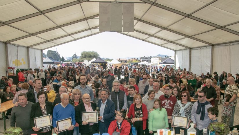 Asistentes a la feria agroalimentaria de la sal de 2019, entre ellos el presidente regional, Miguel Ángel Revilla