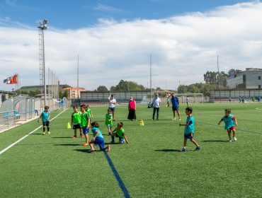 La alcaldesa de Polanco, Rosa Díaz Fernández, y el concejal de Deportes, Avelino Rodríguez Muriedas, durante su visita al campus