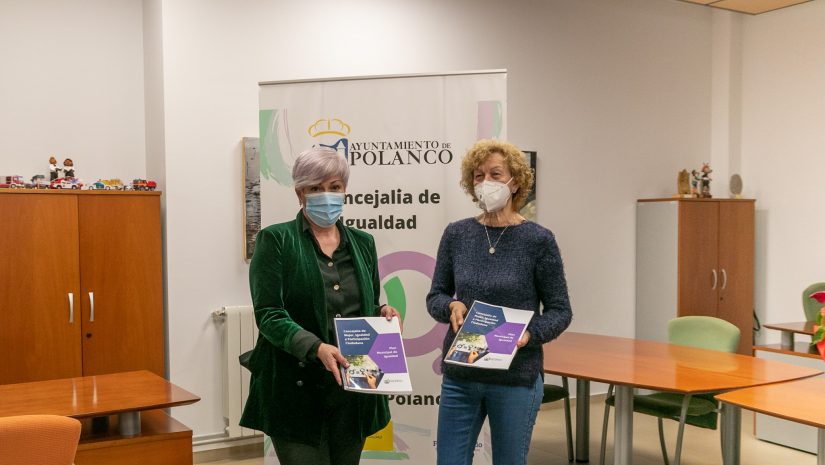 La alcaldesa de Polanco entrega el borrador del Plan de Igualdad a la asociación de mujeres Jolanta