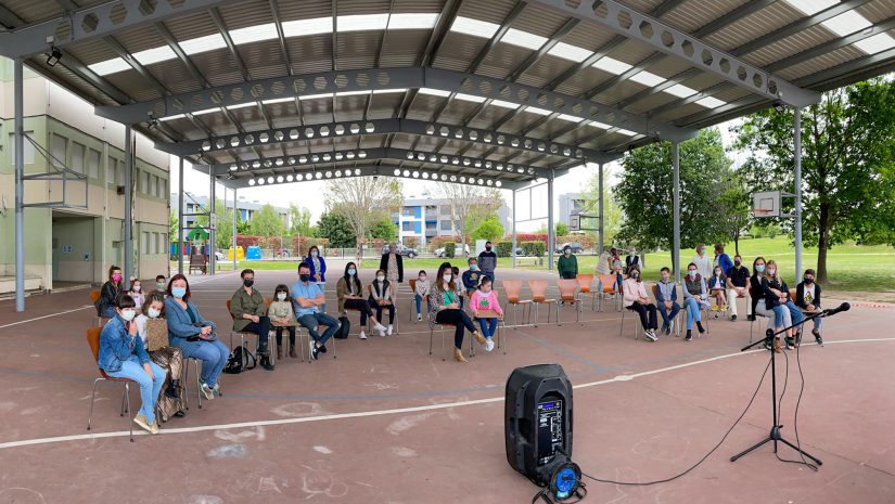 La alcaldesa y concejales de Polanco en la entrega de premios del concurso escolar de redacción