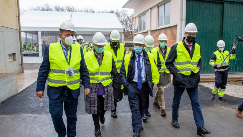 El presidente y la alcaldesa recorren junto a directivos y otros invitados las instalaciones de Bondalti