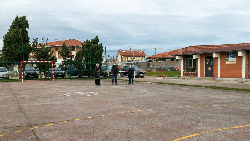 La alcaldesa visita la finca anexa el centro de salud de Polanco que ha sido cedida al, SCS para la ampliación de las instalaciones sanitarias