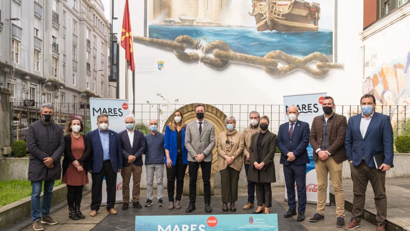 El consejero Guillermo Blanco junto a la alcaldesa de Polanco y representantes de las entidades