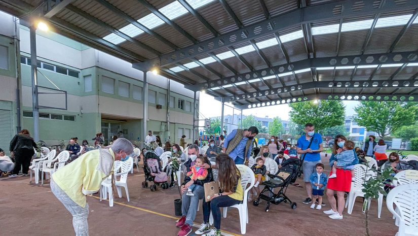 La alcaldesa durante la entrega de las primeras ayudas a la natalidad en 2021