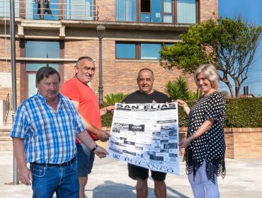 La alcaldesa de Polanco, Rosa Díaz Fernández, y el concejal de Festejos, Fernando Sañudo, con dos de los integrantes de la comisión organizadora de San Elías