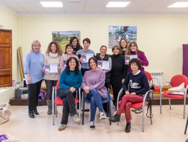 La alcaldesa de Polanco y las asistentes a esta primera etapa del proyecto de parentalidad positiva