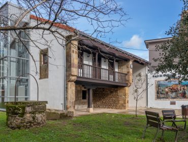 Imagen exterior de la remodelada Casa de Cultura de Polanco, que pasará a denominarse Anthony Clarke