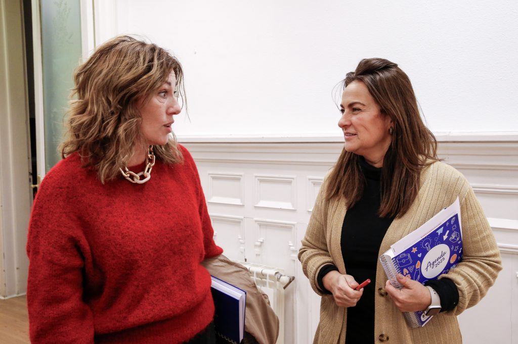 La consejera de Inclusión Social, Juventud, Familias e Igualdad, Begoña Gómez del Río, se ha reunido con la alcaldesa de Polanco, Rosa Díaz,