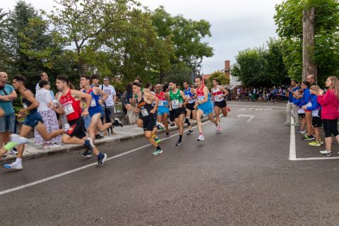Atletas participando en una de las últimas ediciones de la Milla Urbana de Polanco