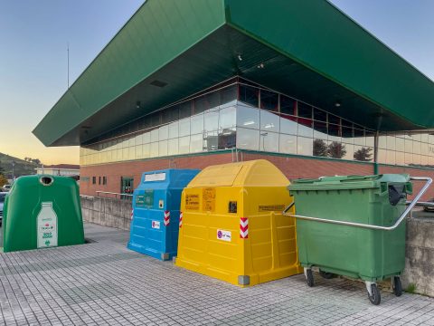 Contenedores de la recogida de basuras en Polanco