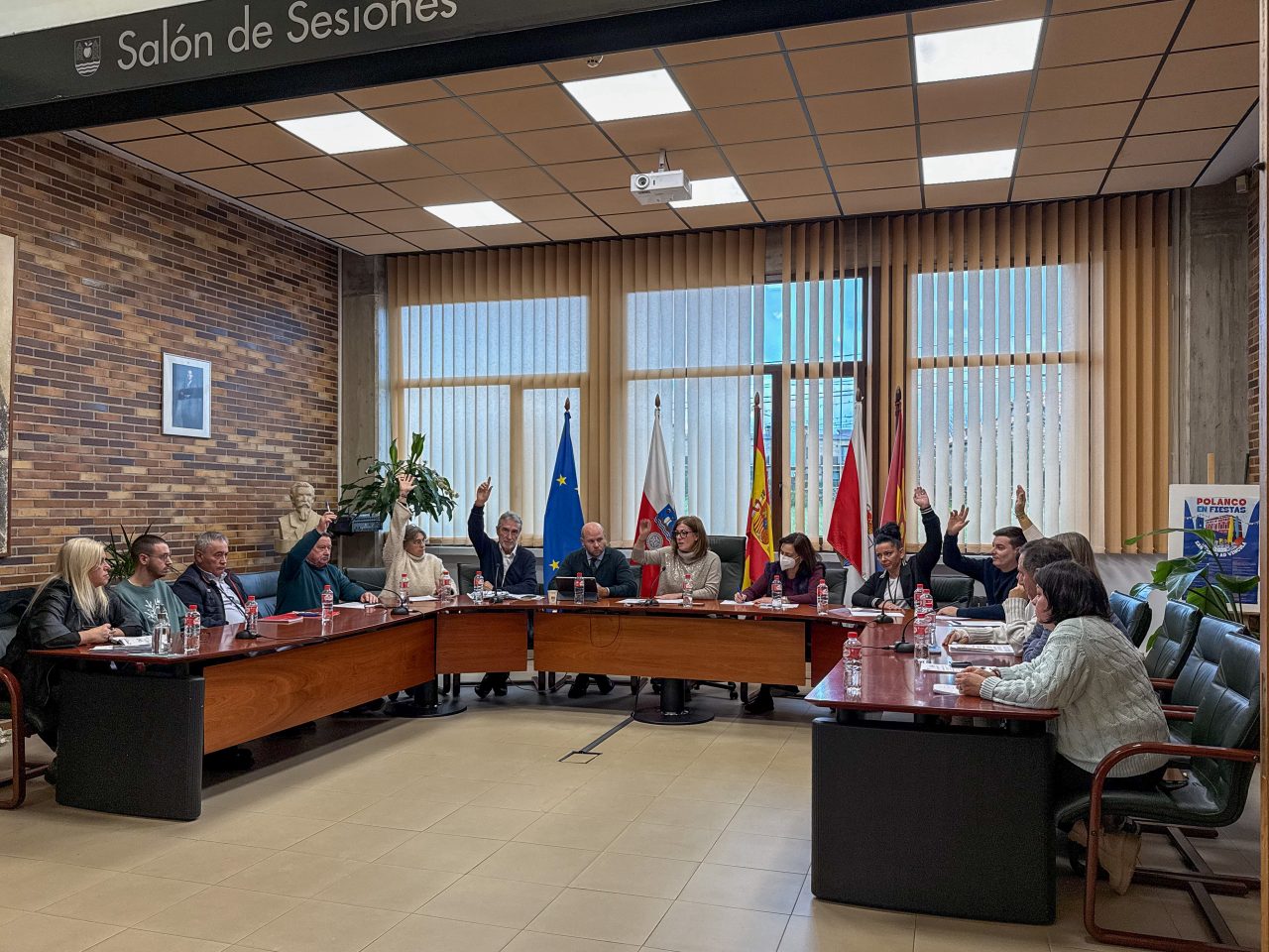 Concejales de Polanco durante la votación del presupuesto de 2026