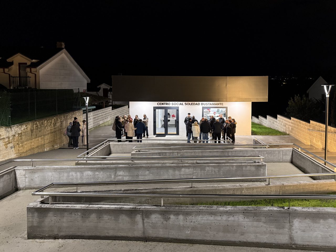 Aspectos interior y exterior del nuevo Centro Social Soledad Bustamante
