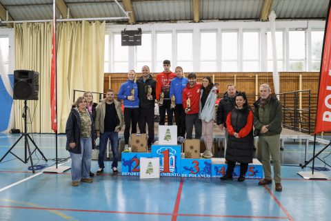 Ganadores de la categoría absolutos masculino y femenino de la carrera de Nochebuena de Polanco