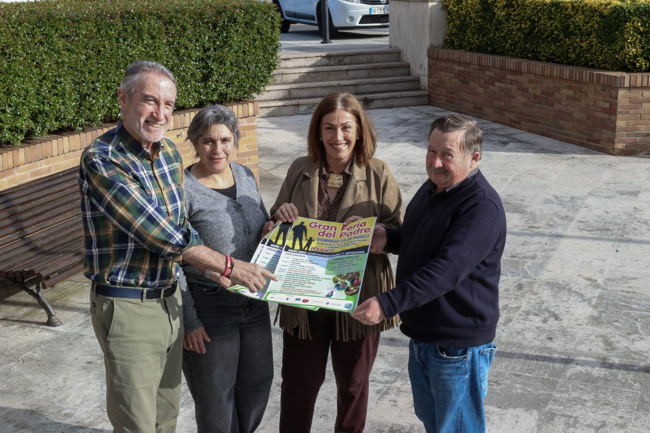 La alcaldesa, Rosa Díaz, en la presentación del programa de la Gran Feria de Padre junto a los concejales Fernando Sañudo, Alicia Martínez y Avelino Rodríguez