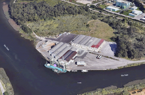 Instalaciones de la empresa Julio Cabrero y Cía en el puerto de Requejada